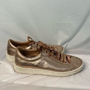 UGG MILO‎ METALLIC ROSE GOLD size 7.5